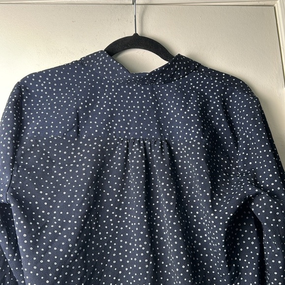 EUC Talbots Navy Hidden Button Down Business Casual Blouse Size Medium - Picture 7 of 8